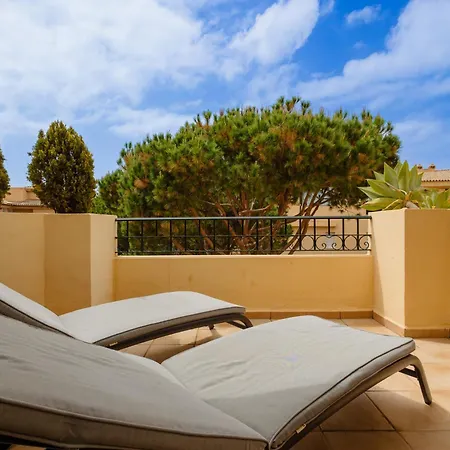Apartment 2 Bedroom Next To The In Elviria,