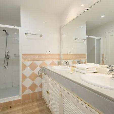 2 Bedroom Next To The In Elviria, Apartamento Marbella