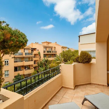 Apartamento 2 Bedroom Next To The In Elviria,